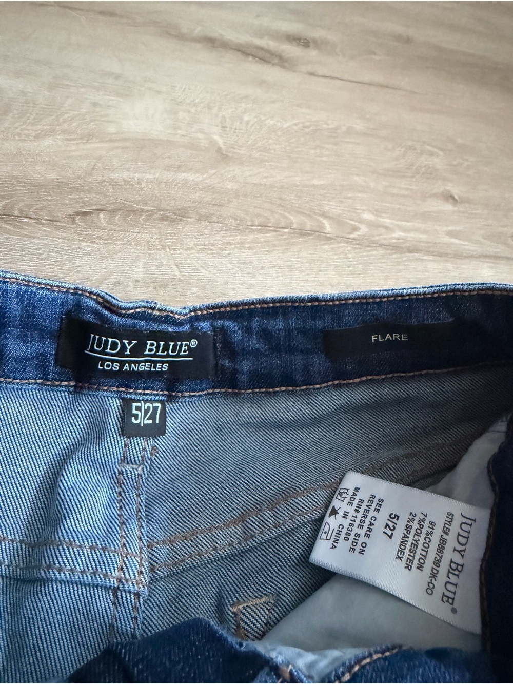 Judy Blue Dark Wash High Rise Flare Jeans Raw Hem Distressed 5/27 - Picture 5 of 9